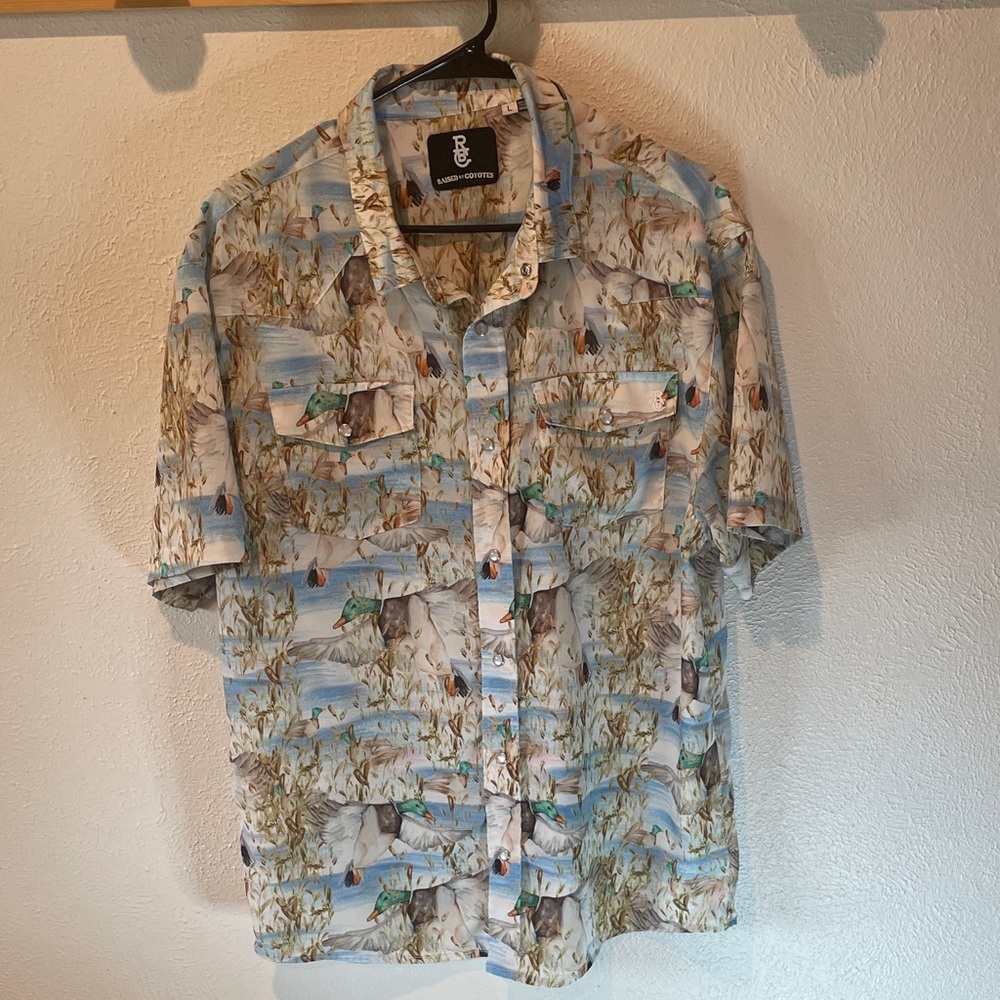 Raised by coyotes, Nature Print Short Sleeve Shirt